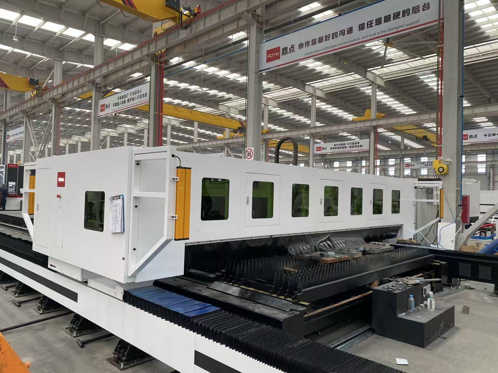 LP-12030SK Large Format Gantry Type Plate Laser Cutting Machine