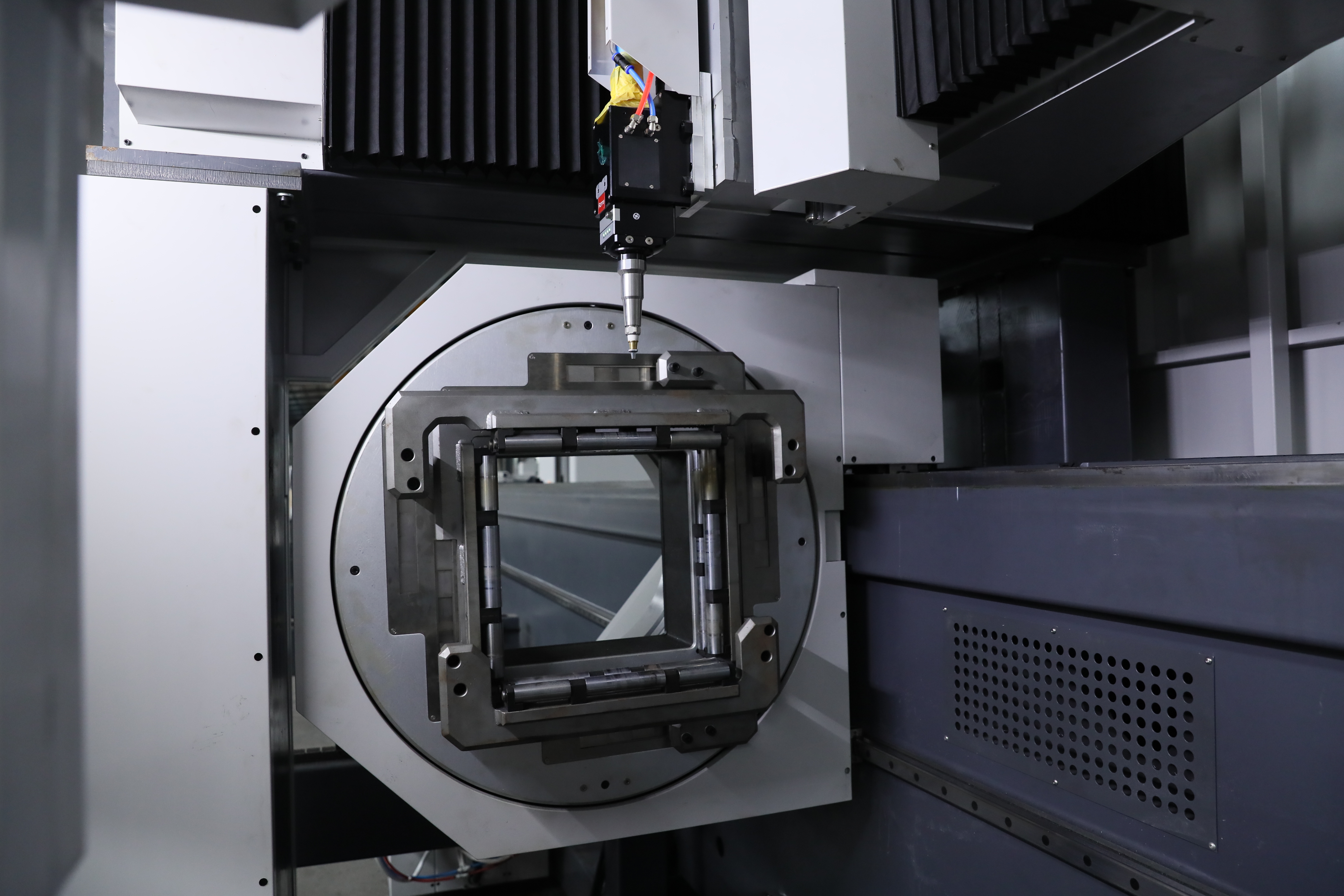 ACME LASER LT-12036TKA 6KW12KW20KW Laser tube cutting machine