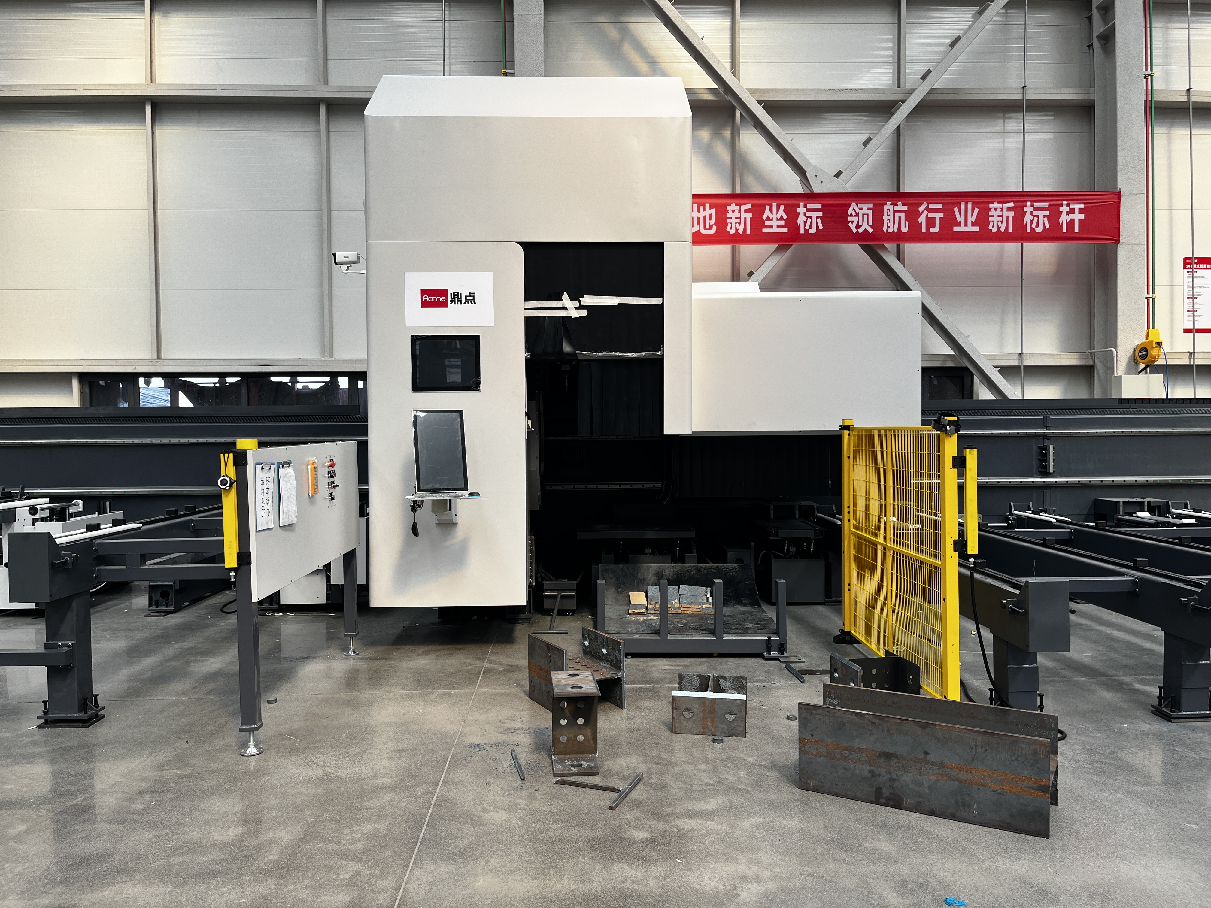 ACME LT-12050TKA Heavy Duty Tube Laser Cutting Machine