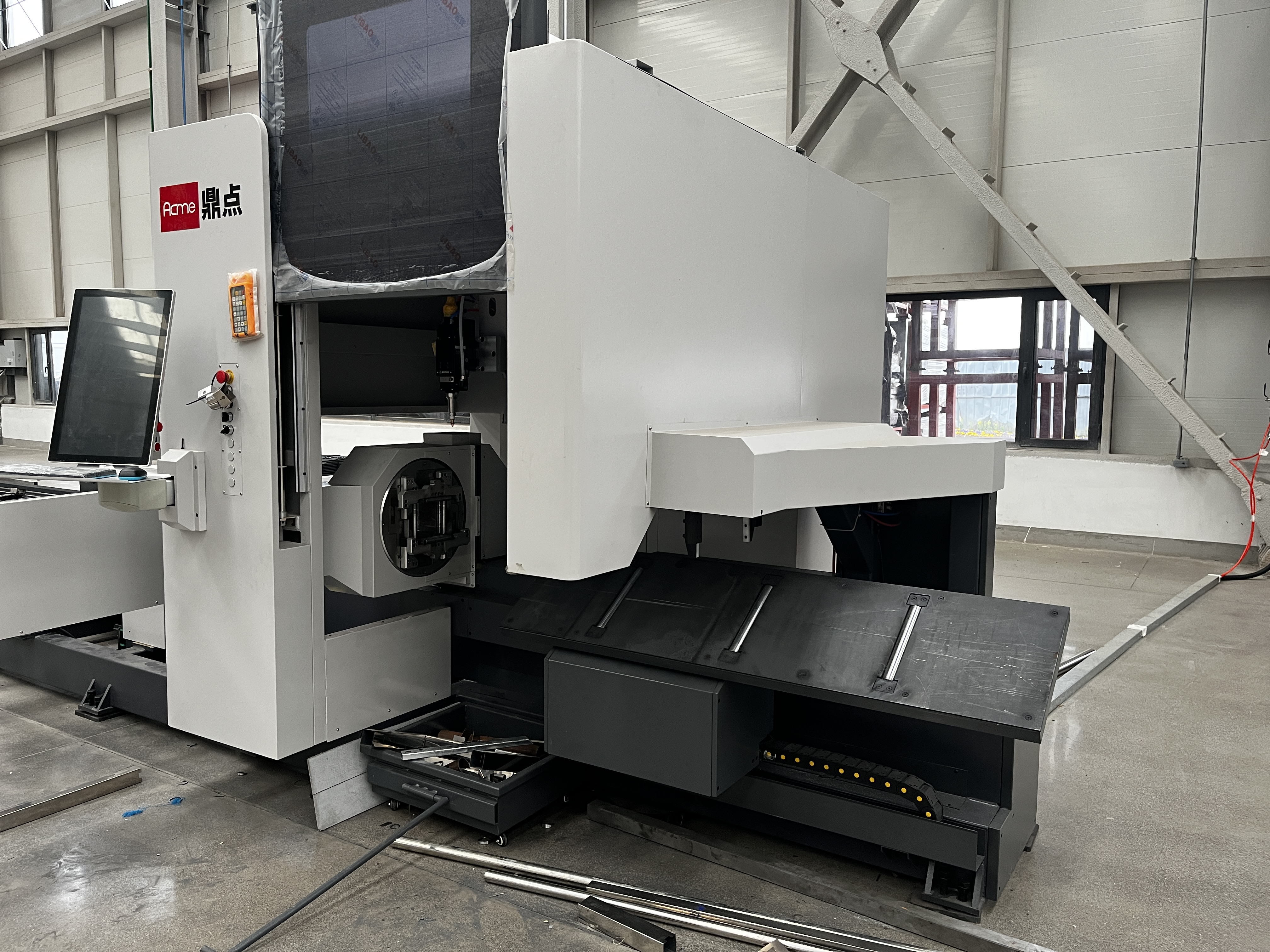 LT-6012VFA High Speed Two Chuck Laser Tube Cutting Machine